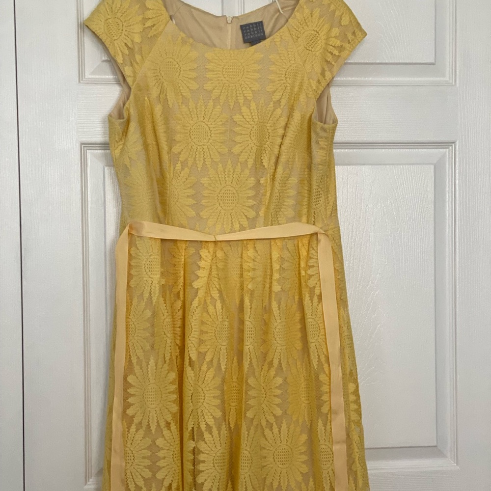 Rabbit Design short lace dress